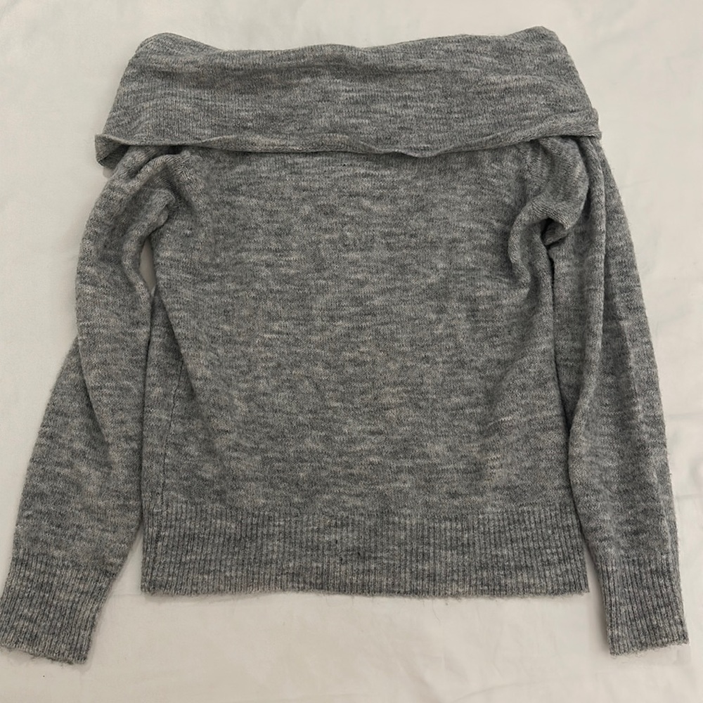 BNWOT H&M WOOL OFF SHOULDER SWEATER